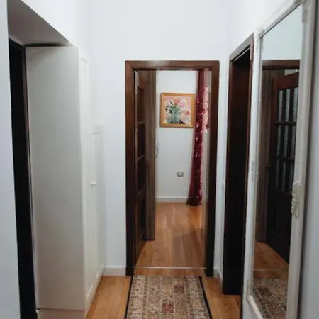Shallvaret Center Apartament *